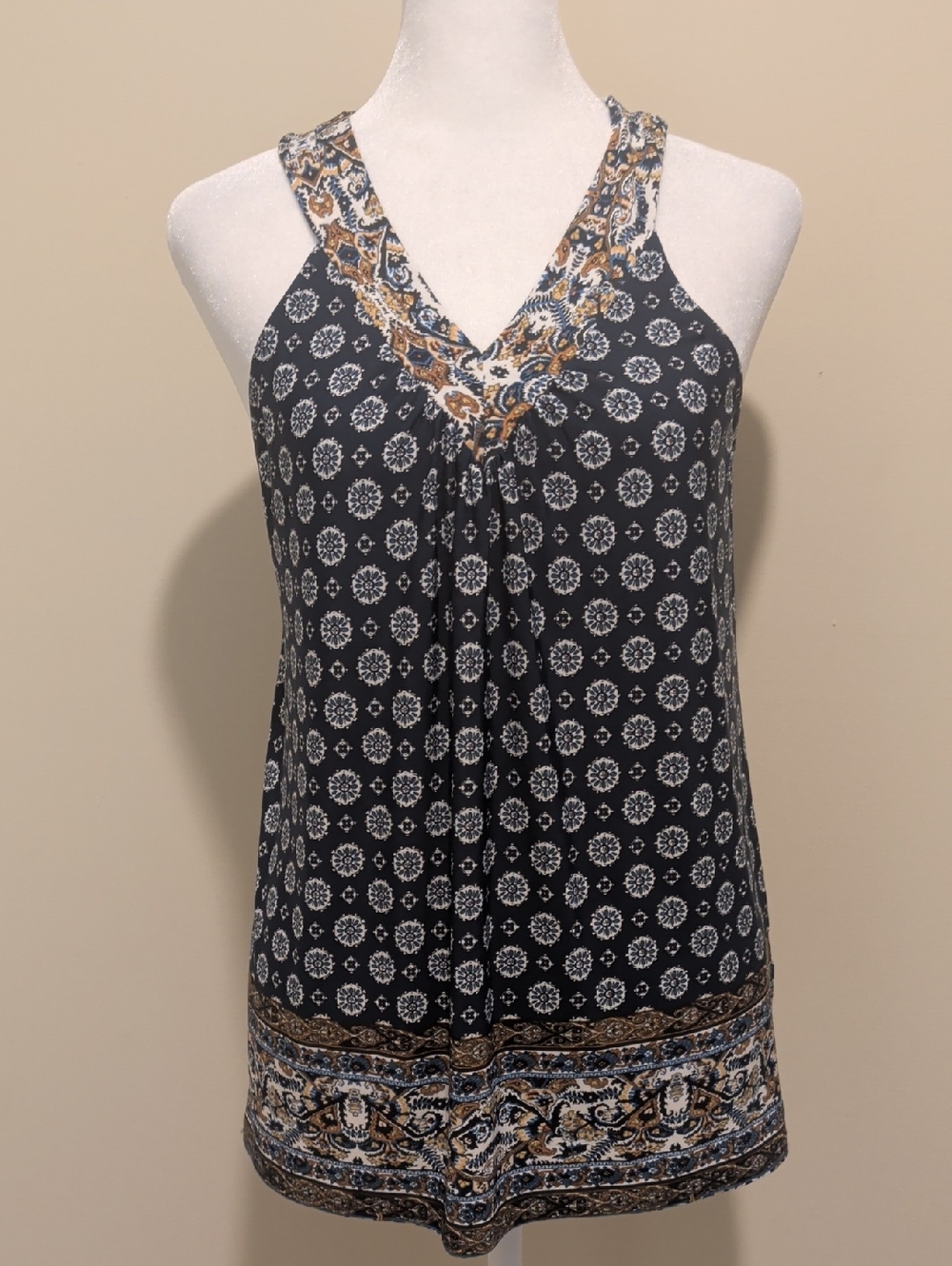 Mine Navy and White Printed V-Neck Sleeveless Blouse with Gold Accents